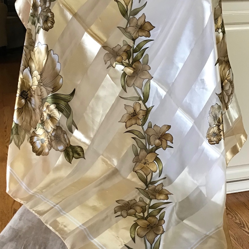 Vintage Satiny-silky large fashion scarf